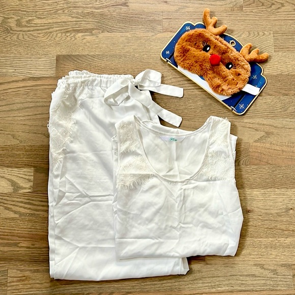 Rudolph Sleep Mask - Picture 3 of 4